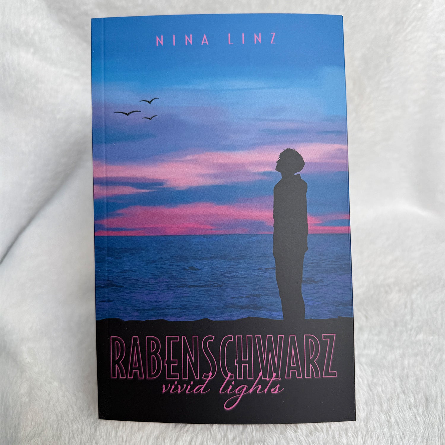 "Rabenschwarz - Vivid Lights" - Band 3 (Klappenbroschur, signiert)